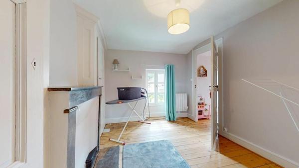 Maison à louer    6 pièces •  Fleurieu-sur-Saône