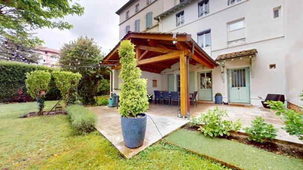 Maison à louer    6 pièces •  Fleurieu-sur-Saône