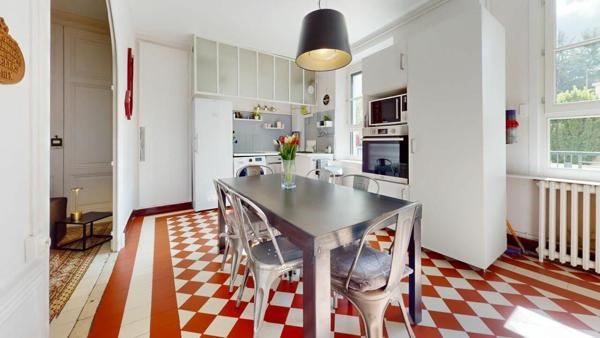 Maison à louer    6 pièces •  Fleurieu-sur-Saône