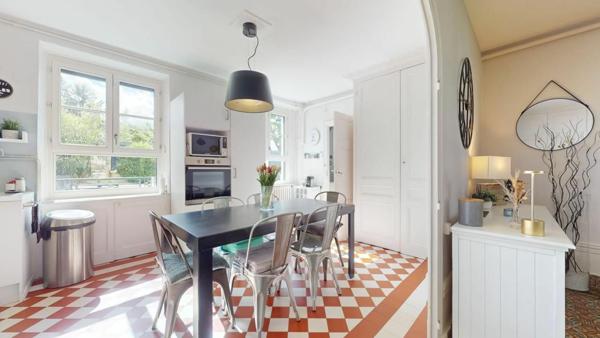 Maison à louer    6 pièces •  Fleurieu-sur-Saône