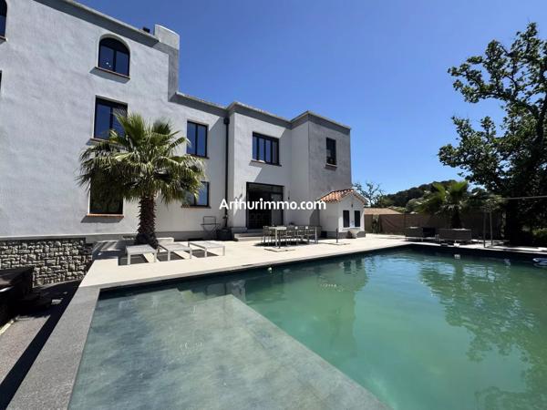 Vente                                                      Maison
                        
                     8 pièces                      256 m2                     à Draguignan