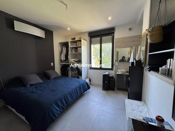 Vente                                                      Maison
                        
                     8 pièces                      256 m2                     à Draguignan