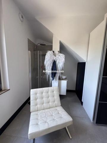 Vente                                                      Maison
                        
                     8 pièces                      256 m2                     à Draguignan
