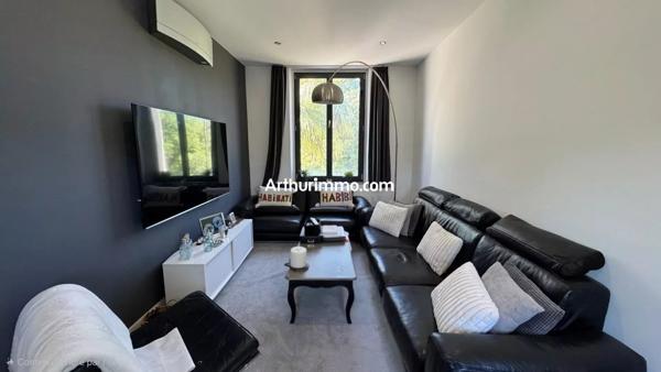 Vente                                                      Maison
                        
                     8 pièces                      256 m2                     à Draguignan