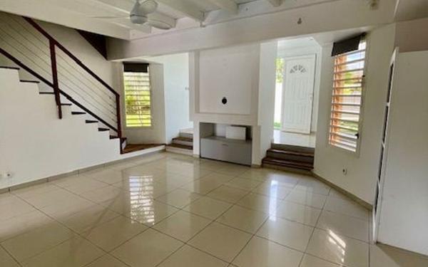 Maison à vendre    5 pièces • 118,80 m2 Lamentin