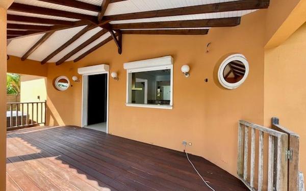 Maison à vendre    5 pièces • 118,80 m2 Lamentin