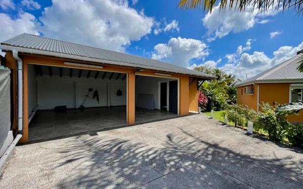 Maison à vendre    5 pièces • 118,80 m2 Lamentin