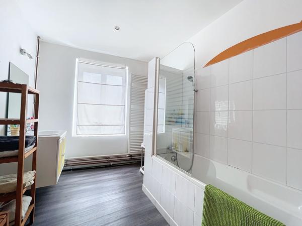 Appartement bourgeois de 250m² en hyper-centre ville avec terrasse et garage Armentières 9 pièces 250m² ARMENTIERES