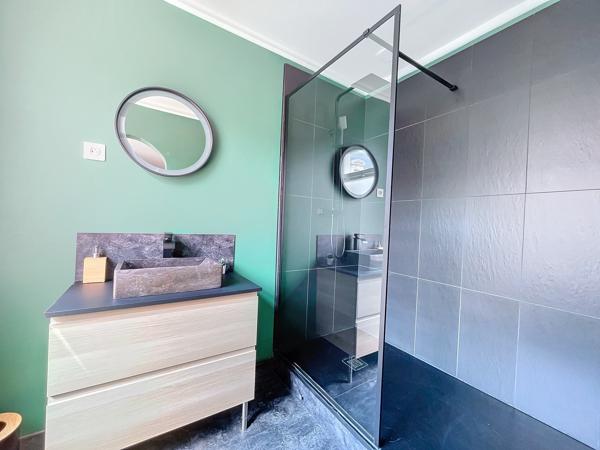Appartement bourgeois de 250m² en hyper-centre ville avec terrasse et garage Armentières 9 pièces 250m² ARMENTIERES