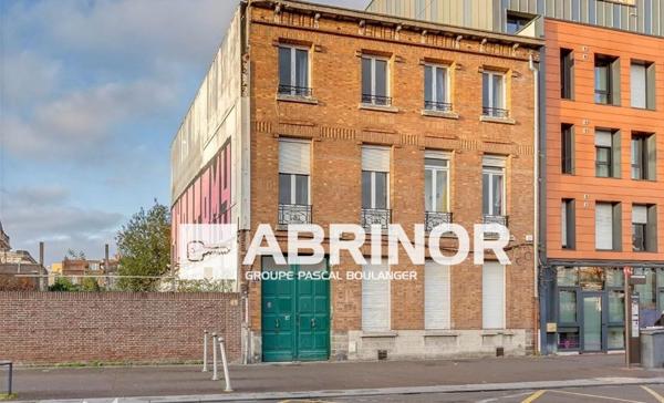 Immeuble de rapport de 275 m² composé de 15 chambres avec salle de douches - Rénové en 2021. ROUBAIX