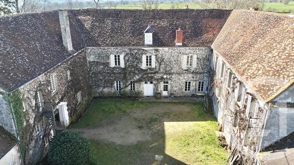 Maison à vendre  25 pièces - 785 m2 THIONNE - 03