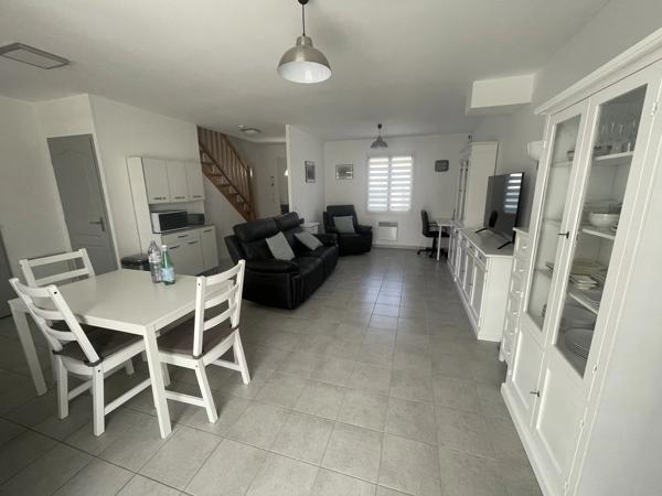 Vente                                                      Maison
                        
                     3 pièces                      71 m2                     à Le Luc