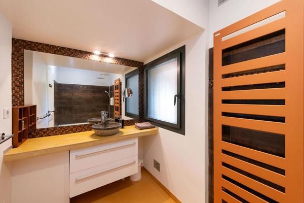 FREJUS - Hameau de Valescure - Villa 175 m² , dépendance, 4 chambres