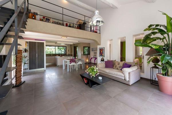 FREJUS - Hameau de Valescure - Villa 175 m² , dépendance, 4 chambres