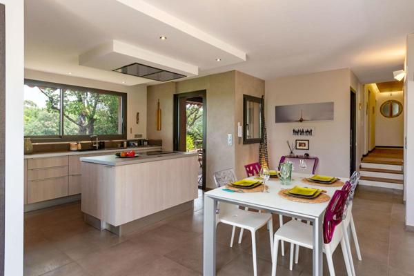 FREJUS - Hameau de Valescure - Villa 175 m² , dépendance, 4 chambres
