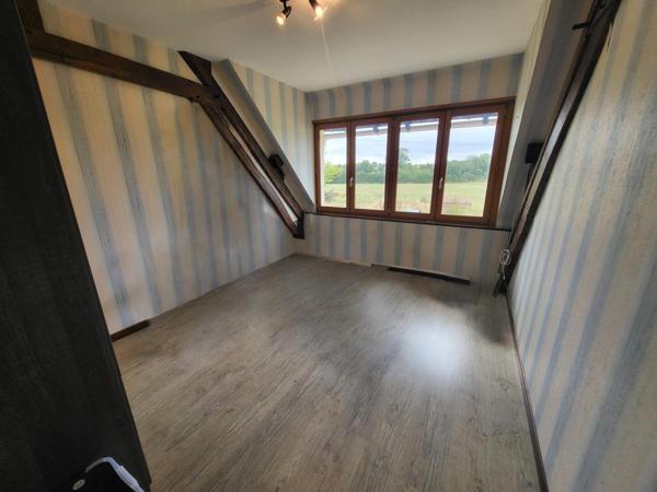 À vendre – Longère rénovée avec terrain arboré, à 10 min de Saint-Amand-Montrond