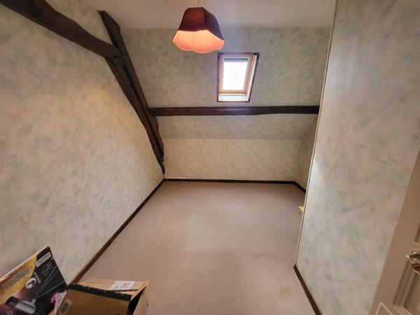 À vendre – Longère rénovée avec terrain arboré, à 10 min de Saint-Amand-Montrond