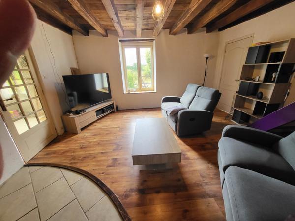 À vendre – Longère rénovée avec terrain arboré, à 10 min de Saint-Amand-Montrond