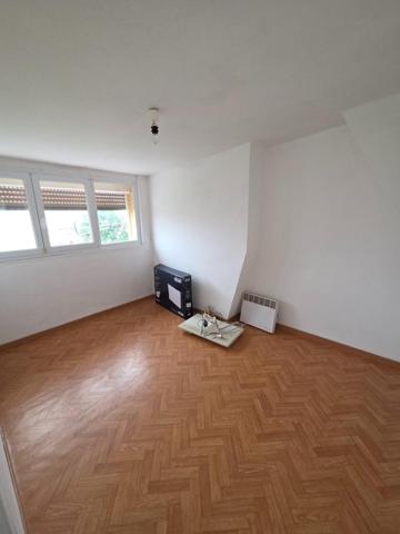 maison 3 chambre bureau jardin 2 place de parking privatif