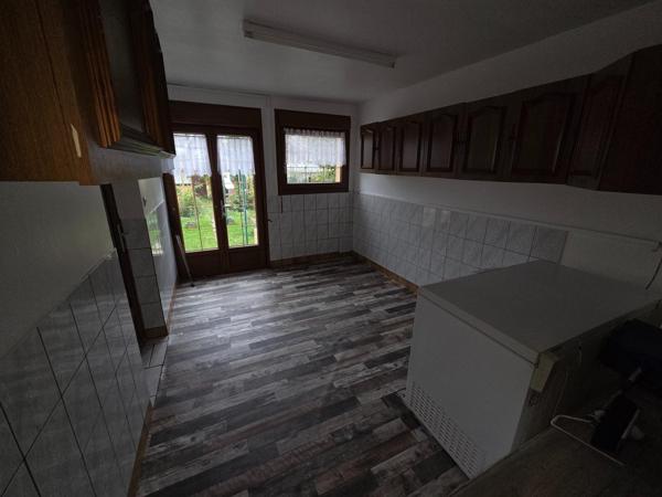 maison 3 chambre bureau jardin 2 place de parking privatif