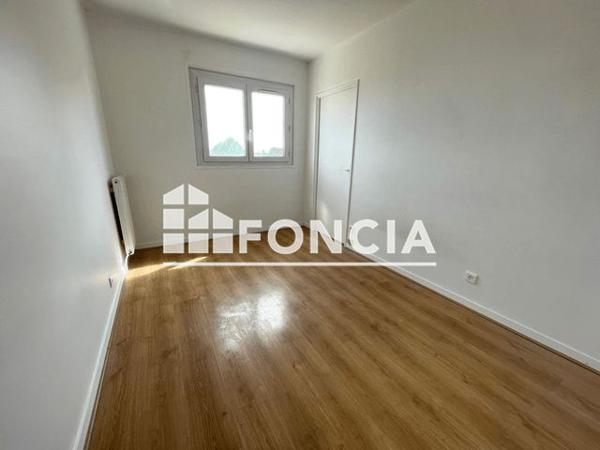 Location Appartement 4 pièces 76.88 m² - 4 SQUARE DE LA CANCHE Elancourt 78990