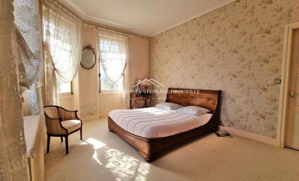 SAINT-PREST - CHARMANTE DEMEURE en Pierre de 144 m², 6 pièces