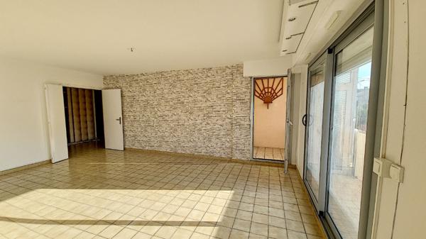 PERPIGNAN SUD Appartement 5 pièces climatisé 93m3 à louer avec garage et cave