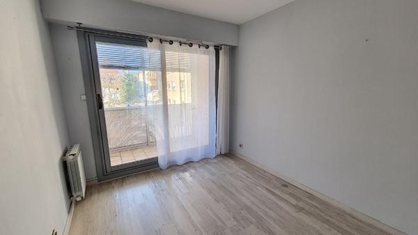 PERPIGNAN SUD Appartement 5 pièces climatisé 93m3 à louer avec garage et cave