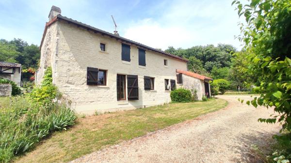 Maison 5 pièces à vendre Thuré - 86540 / Réf: 11720