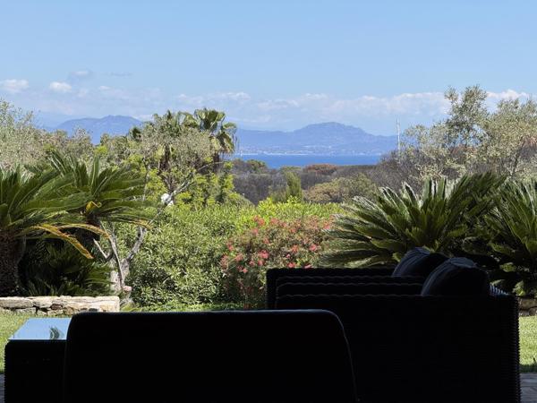 Maison à vendre  10 pièces - 320 m2 ST TROPEZ - 83