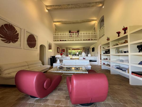 Maison à vendre  10 pièces - 320 m2 ST TROPEZ - 83