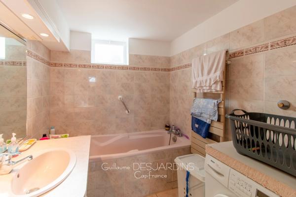 À vendre – Propriété avec gîte et dépendance sur terrain arboré LIVAROT – Normandie