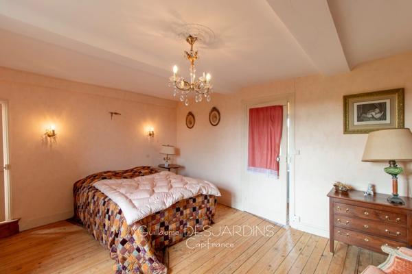 À vendre – Propriété avec gîte et dépendance sur terrain arboré LIVAROT – Normandie