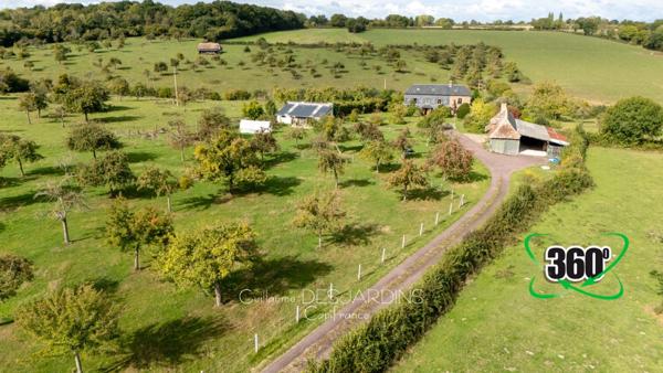 À vendre – Propriété avec gîte et dépendance sur terrain arboré LIVAROT – Normandie