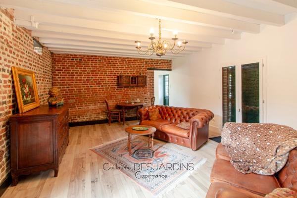 À vendre – Propriété avec gîte et dépendance sur terrain arboré LIVAROT – Normandie