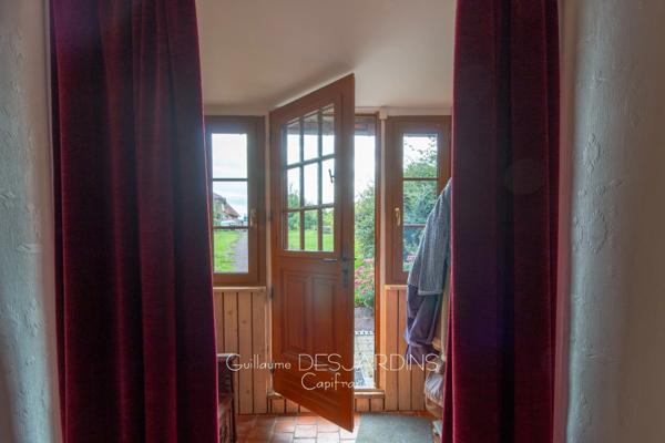 À vendre – Propriété avec gîte et dépendance sur terrain arboré LIVAROT – Normandie