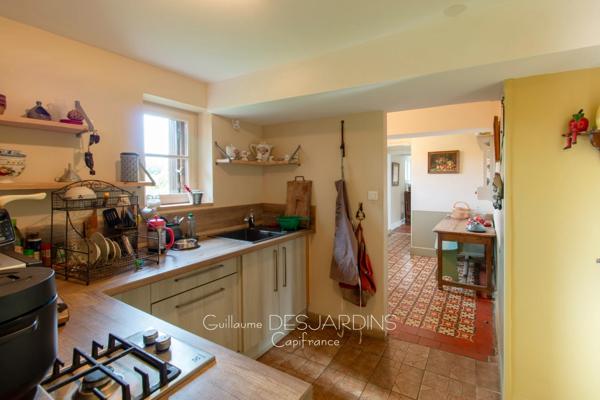 À vendre – Propriété avec gîte et dépendance sur terrain arboré LIVAROT – Normandie