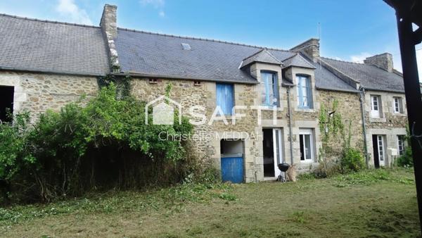 A rénover en totalité, beau potentiel!