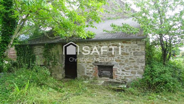 A rénover en totalité, beau potentiel!