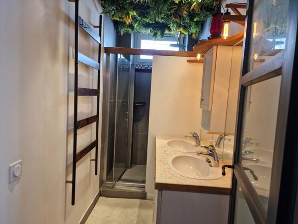 Saint Esprit T2 avec dépendances