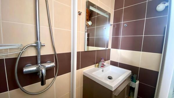 Charmante Maison en Copropriété avec Jardin