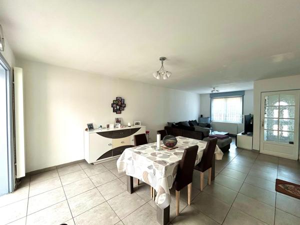 Maison 4 ch de 111m², garage 2V superbe extérieur