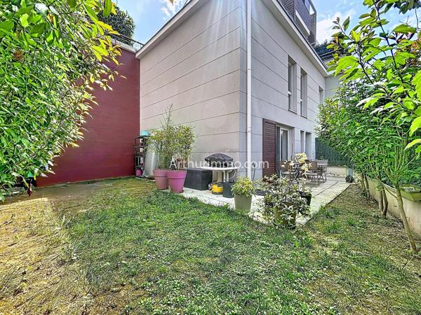 Vente                                                      Appartement
                        
                     3 pièces                      68 m2                     à Limeil-Brévannes
