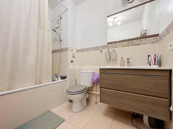 Vente                                                      Appartement
                        
                     3 pièces                      68 m2                     à Limeil-Brévannes