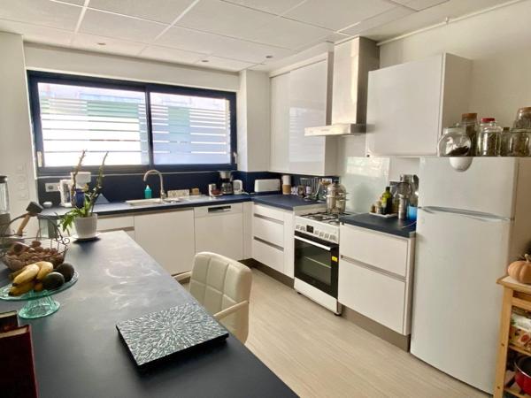 Maison de ville avec terrasse et jardin