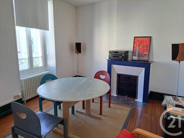 Immeuble à vendre  113 m 2   PUISEAUX  - 45