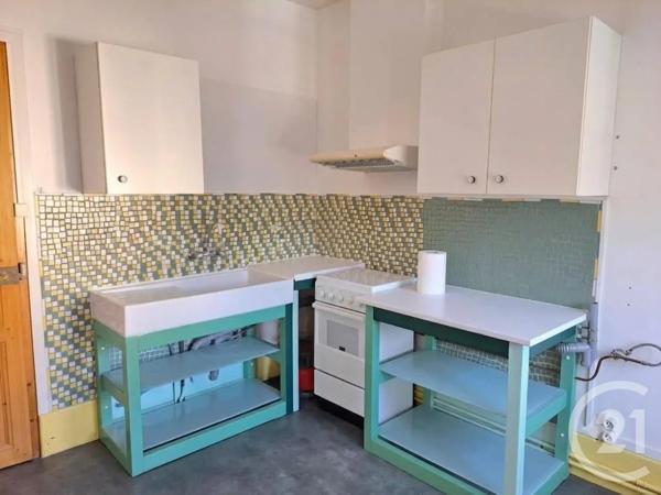 Immeuble à vendre  113 m 2   PUISEAUX  - 45