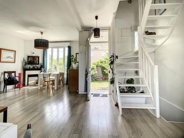 Maison Montesson 105.01 m²