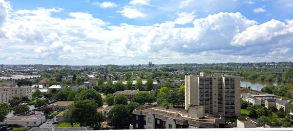 Appartement T4 proche gare, bus, commerce, ecole, tram