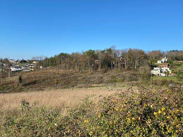 Terrain constructible à Trélissac de 4733 m2  (24750)